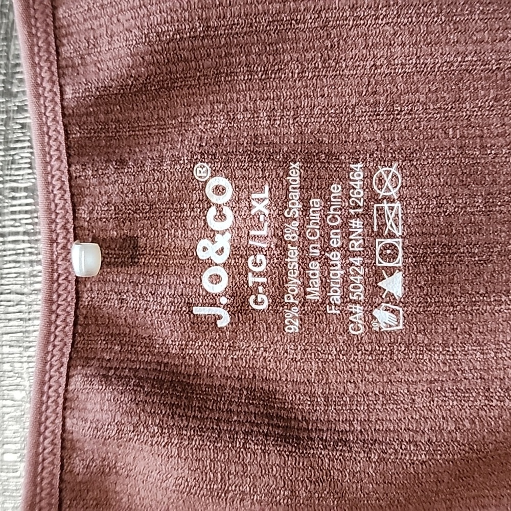 🦇 J.o&co V-Neck Rib Knit Top 🦇 - Picture 2 of 2